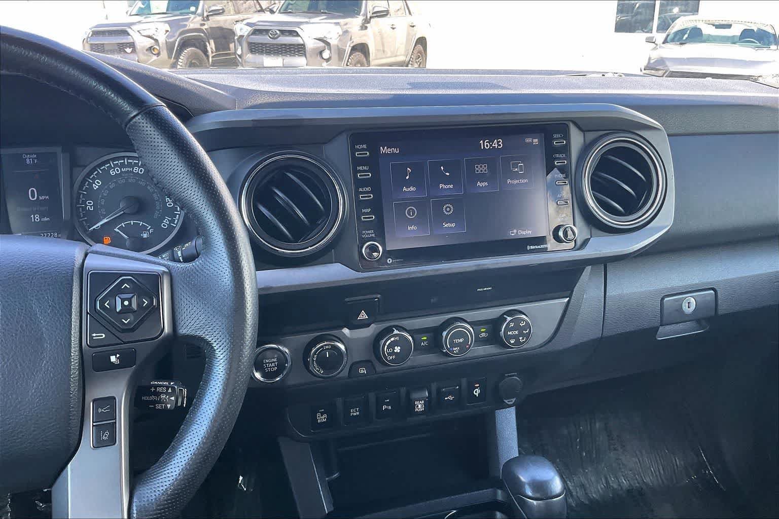 Used 2020 Toyota Tacoma TRD Off-Road w/ Technology Package AWD/4WD image 15