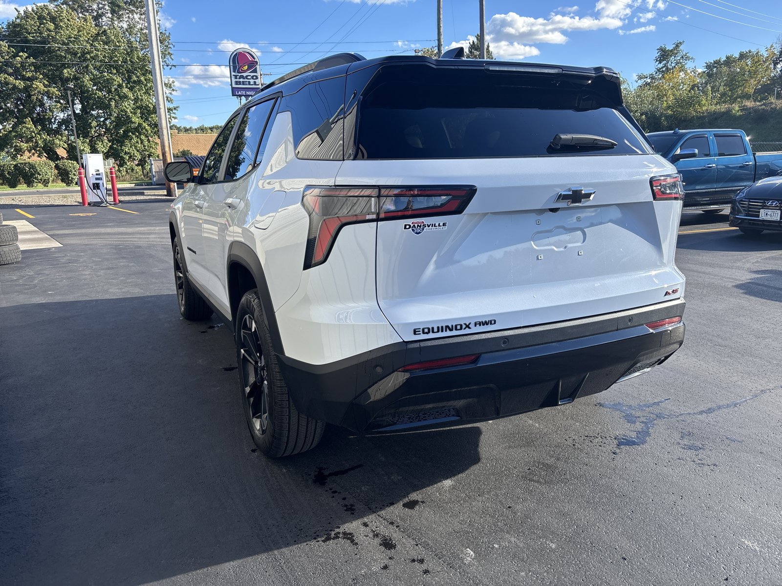New 2027 Chevrolet Equinox RS w/ LPO, Floor Liner Package AWD/4WD image 8