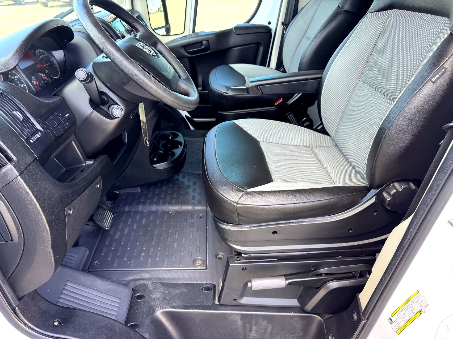 Used 2019 RAM ProMaster 2500 image 17