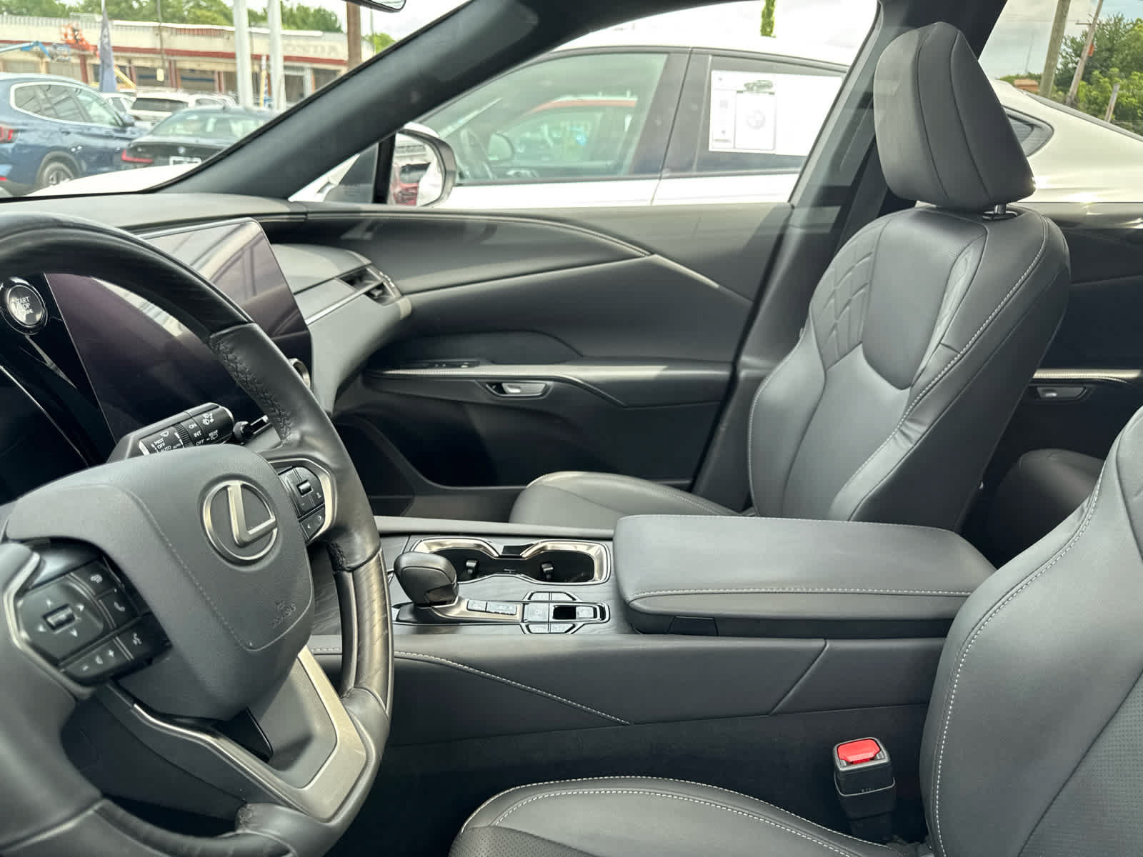 Used 2024 Lexus RX 350 Premium w/ Accessory Package (Z1) AWD/4WD image 20