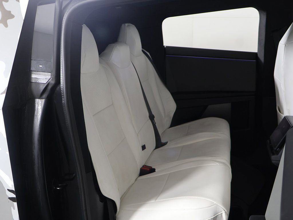 Used 2024 Tesla Cybertruck AWD Crew Cab image 36