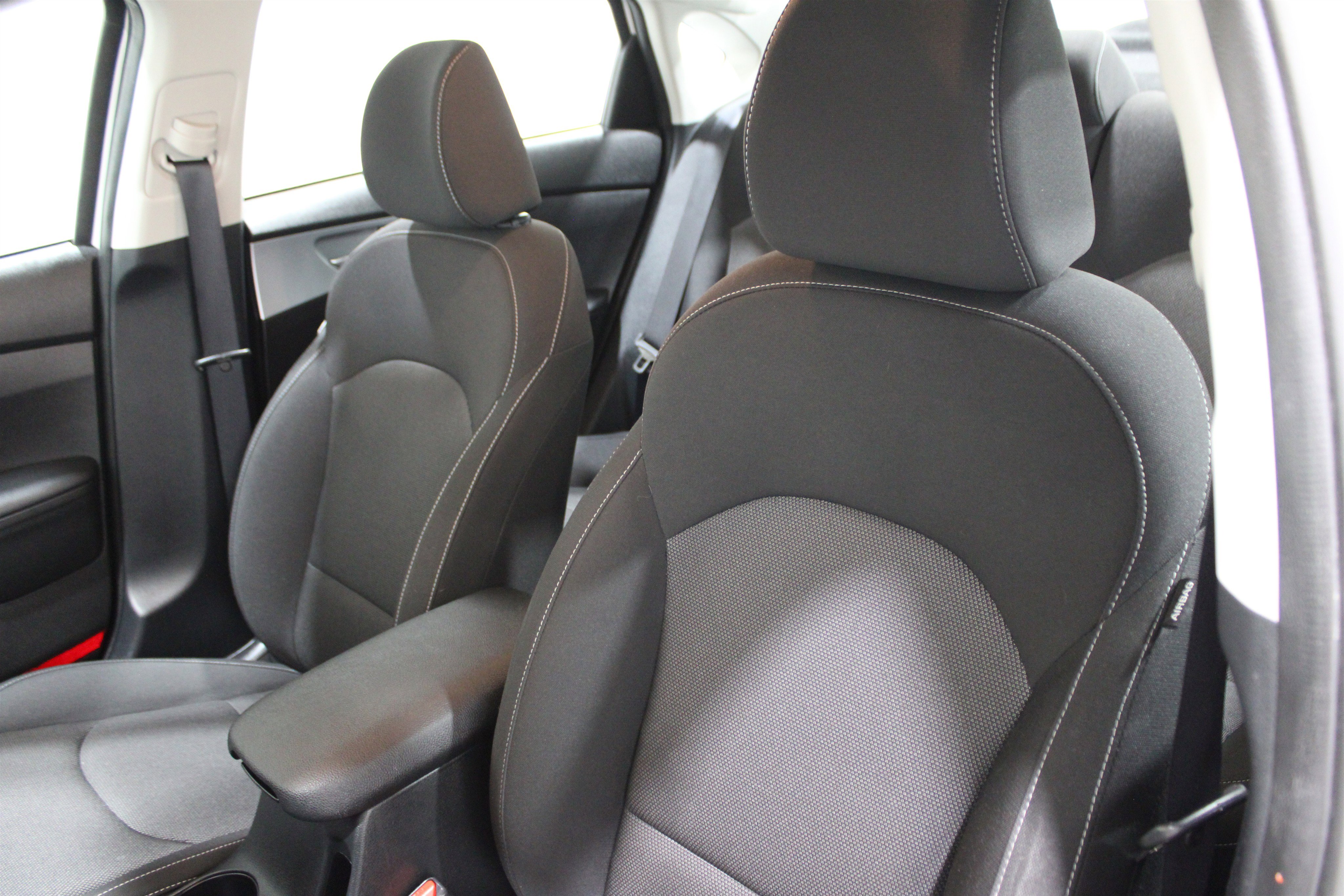 Used 2023 Kia Forte LXS w/ LXS Technology Package FWD image 4