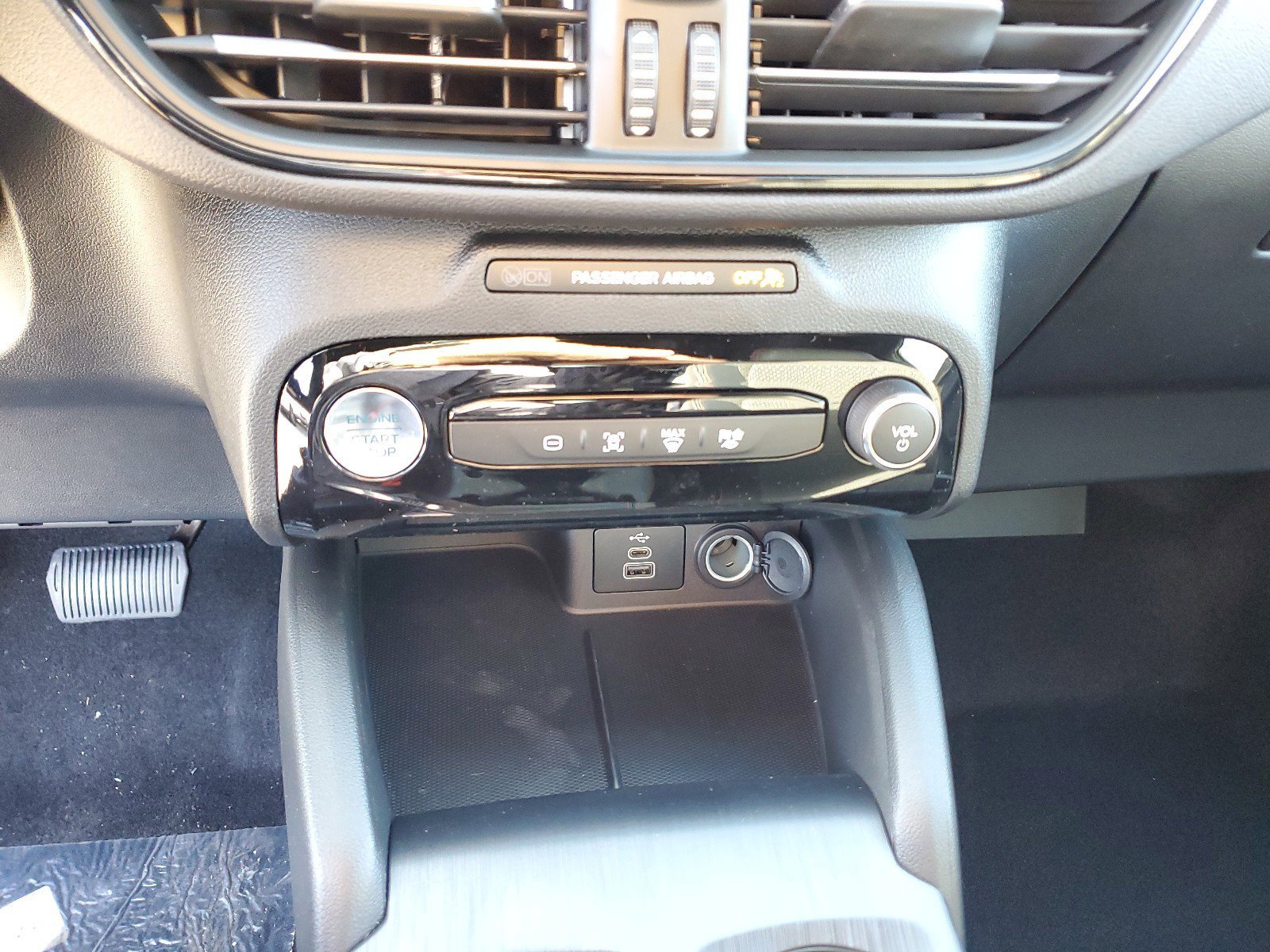 New 2025 Ford Escape ST-Line w/ Equipment Group 301A image 17