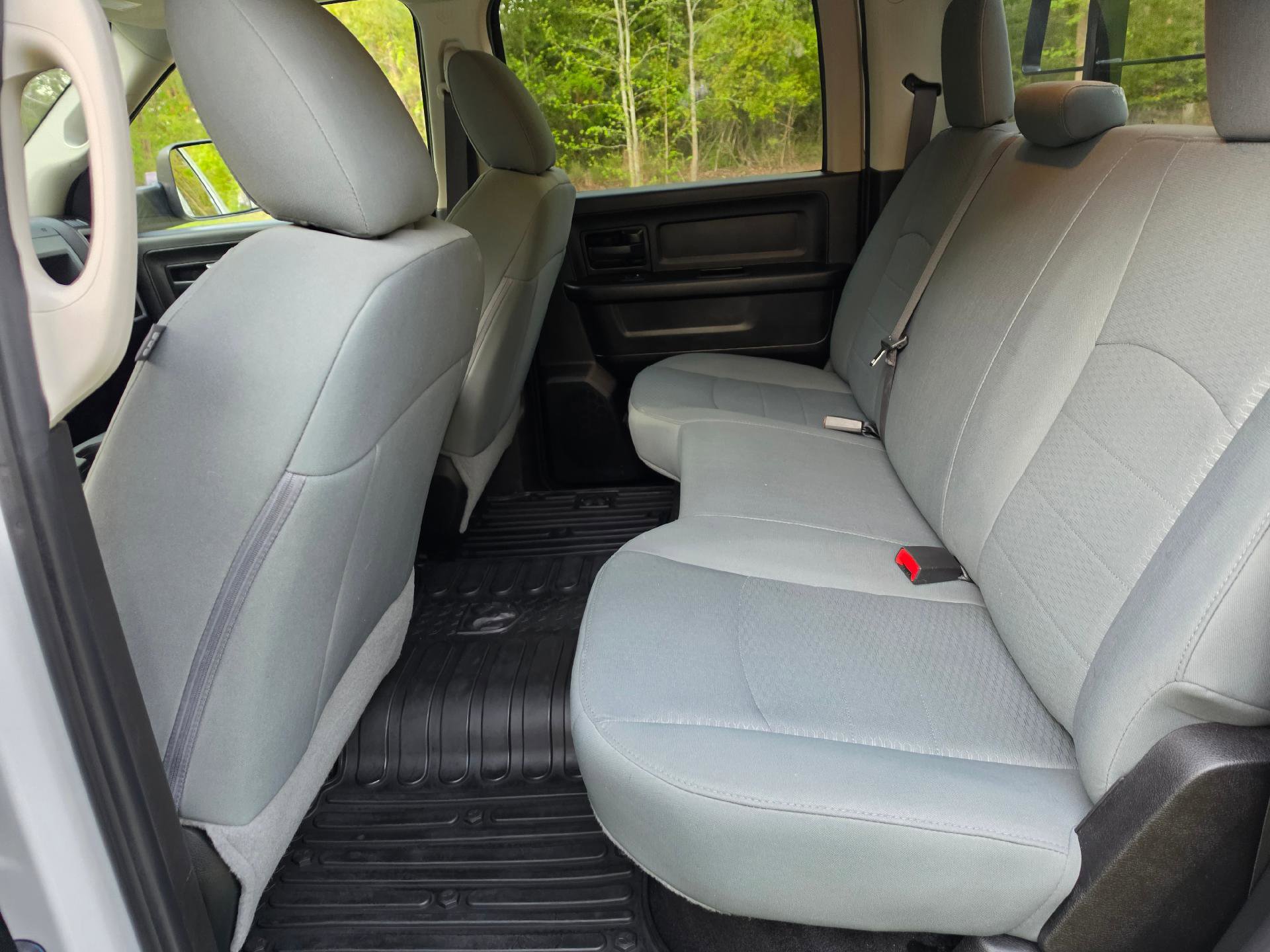 Used 2018 RAM 2500 Tradesman w/ Chrome Appearance Group AWD/4WD image 11