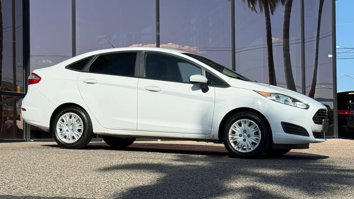 Used 2016 Ford Fiesta S FWD image 16