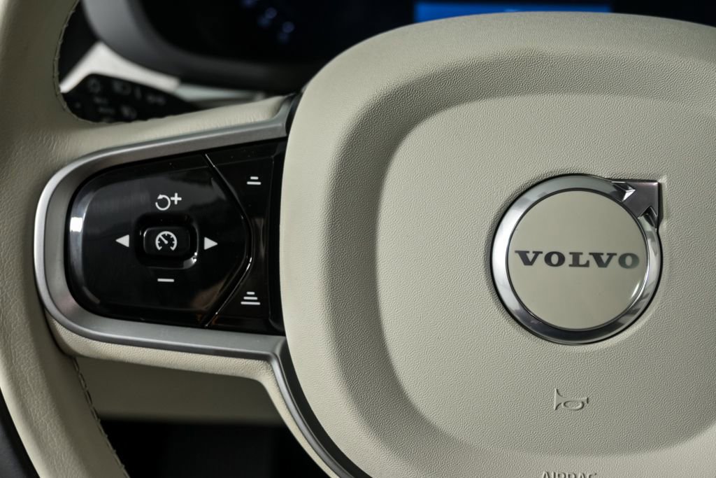 New 2026 Volvo XC60 B5 Ultra w/ Protection Package Premier image 10