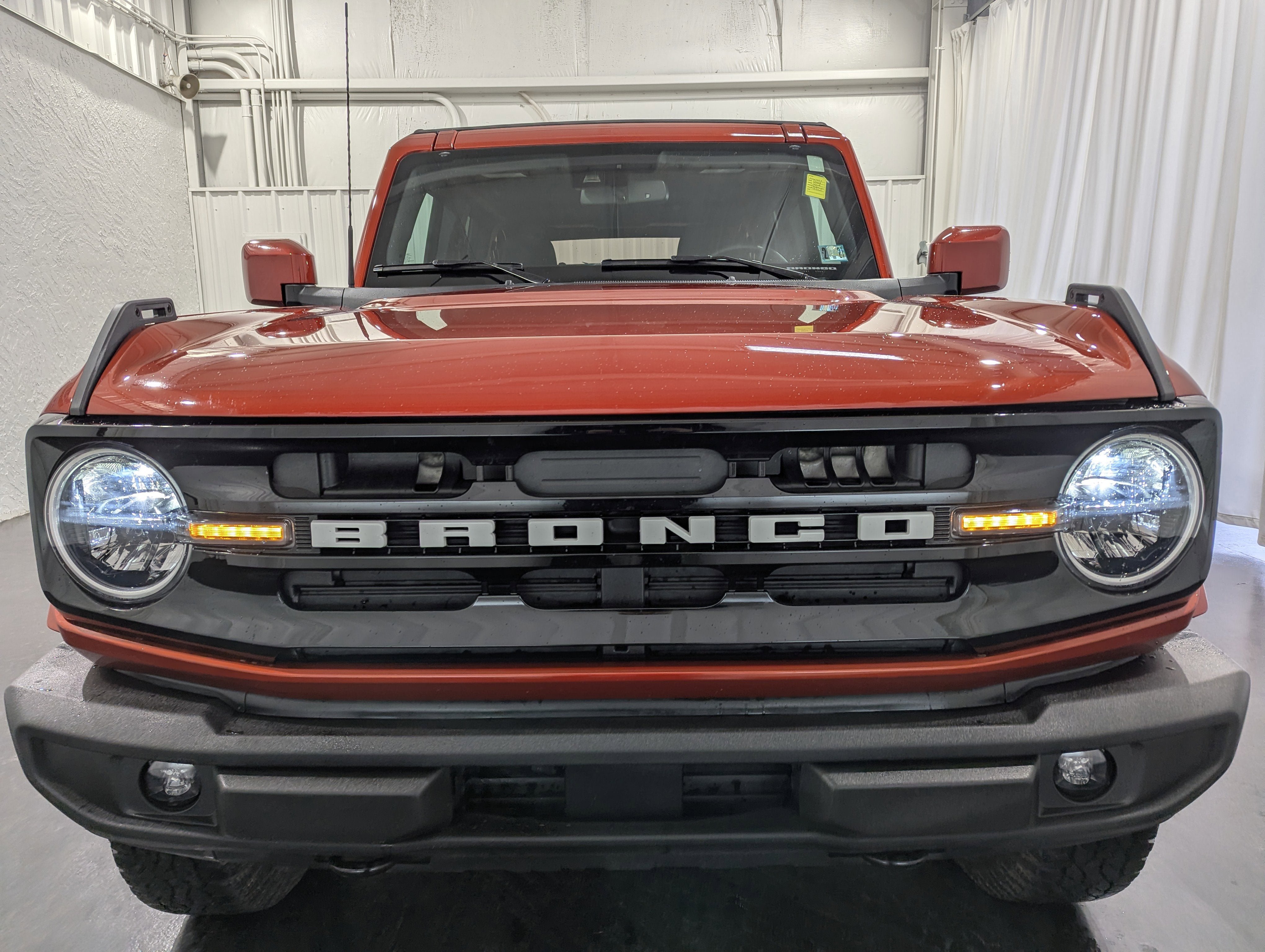 Used 2023 Ford Bronco Outer Banks AWD/4WD image 4