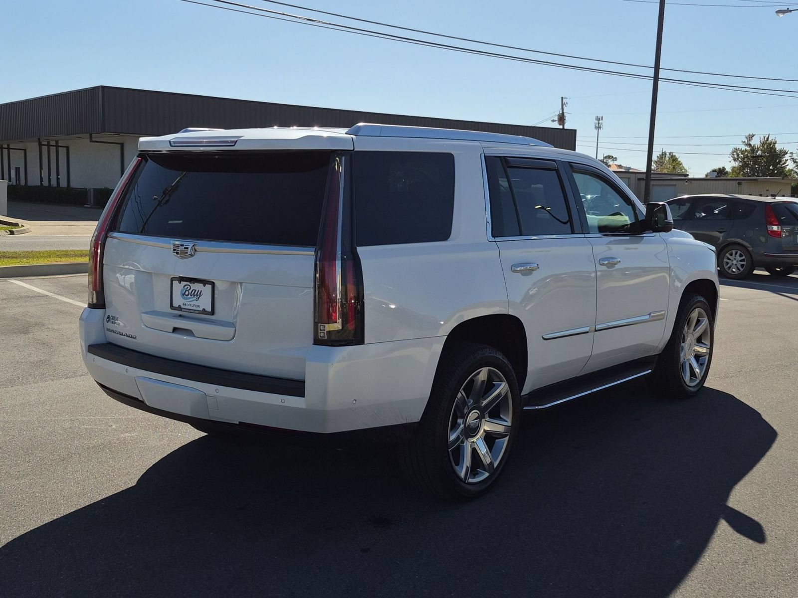 Used 2018 Cadillac Escalade Luxury RWD image 5