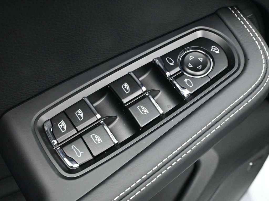 Certified 2026 Porsche Macan S image 19