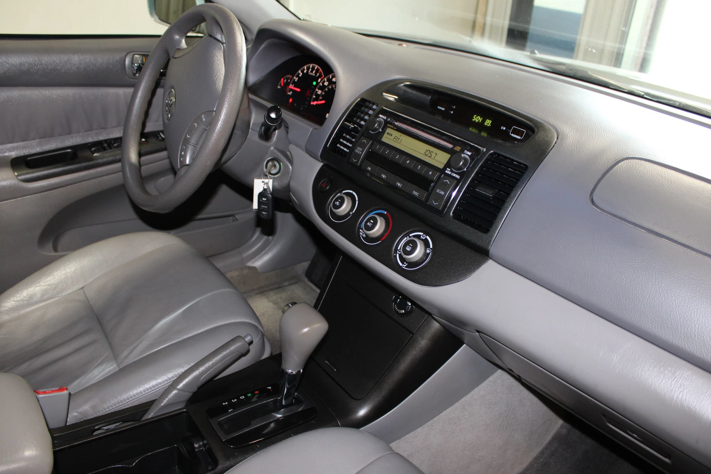 Used 2006 Toyota Camry LE FWD image 24