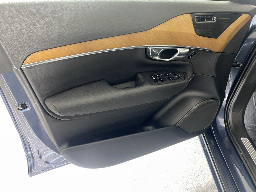 Used 2022 Volvo XC90 T6 Momentum w/ Advanced Package image 11