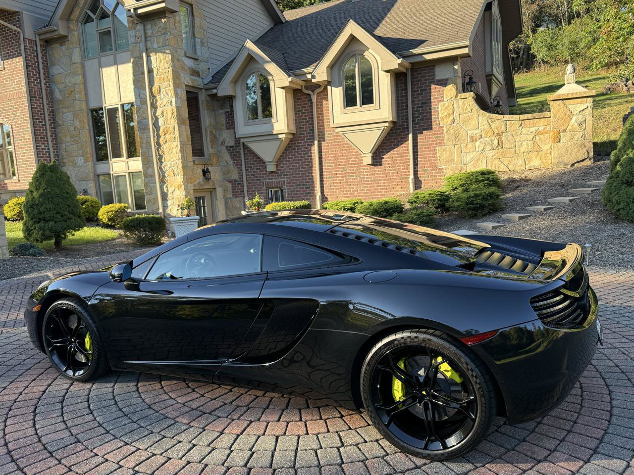 Used 2012 McLaren MP4-12C Coupe RWD image 12