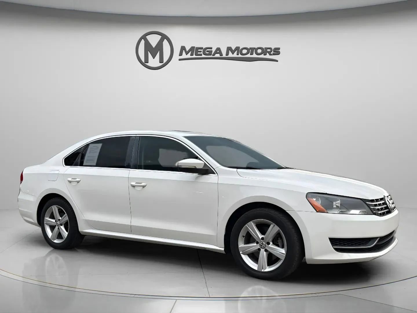 Used 2013 Volkswagen Passat TDI SE image 10