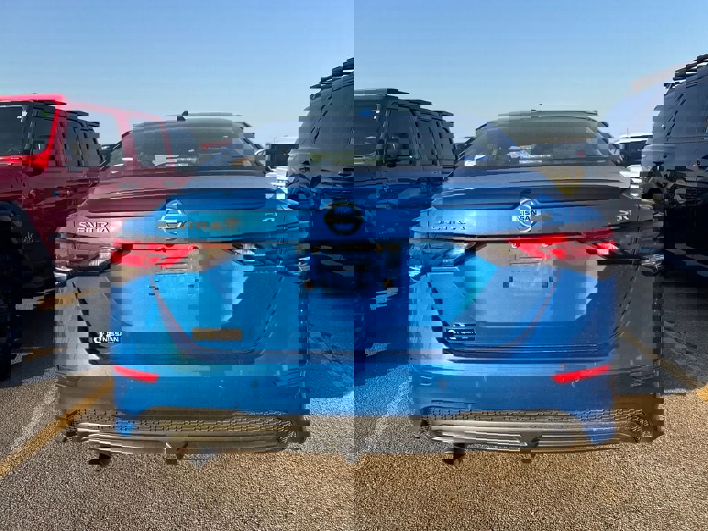 Used 2022 Nissan Sentra SR w/ Lighting Package image 4