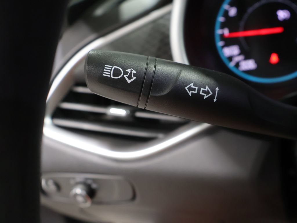 Used 2021 Chevrolet Malibu LS FWD image 33