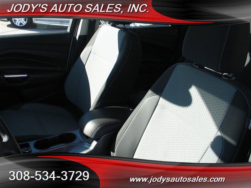 Used 2017 Ford C-MAX SE FWD image 5