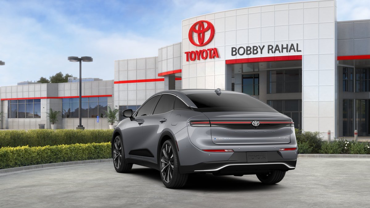 New 2026 Toyota Crown Platinum AWD/4WD image 7