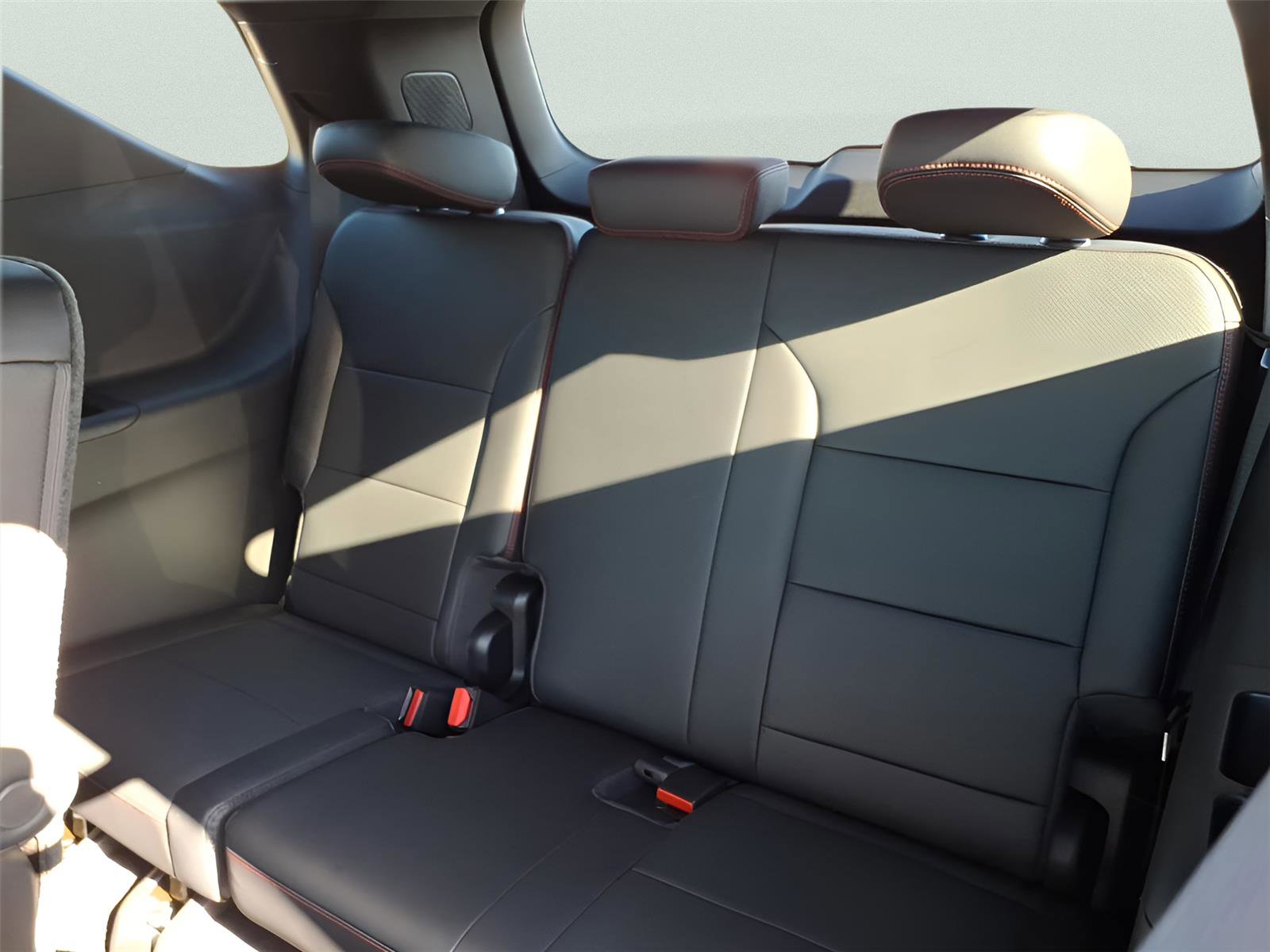 New 2026 Chevrolet Traverse RS w/ LPO, Floor Liner Package image 11
