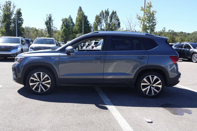 Used 2022 Volkswagen Taos SE image 4