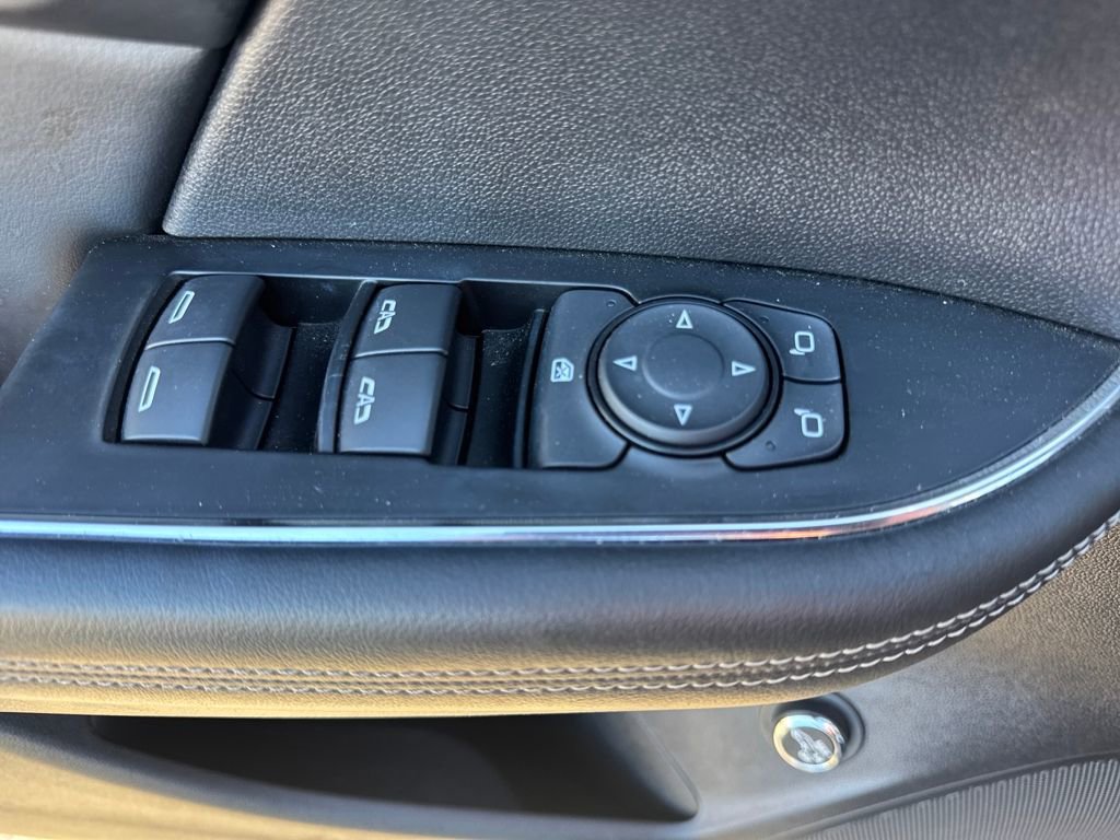 Used 2023 Buick Envision Essence image 18