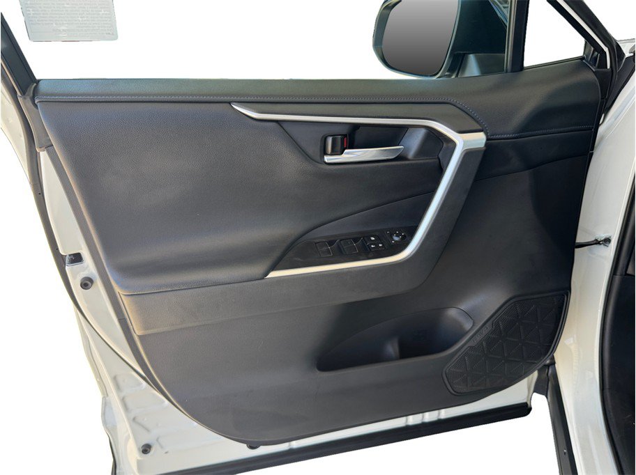Used 2021 Toyota RAV4 XSE w/ Carpet Mat Package (TMS) AWD/4WD image 18