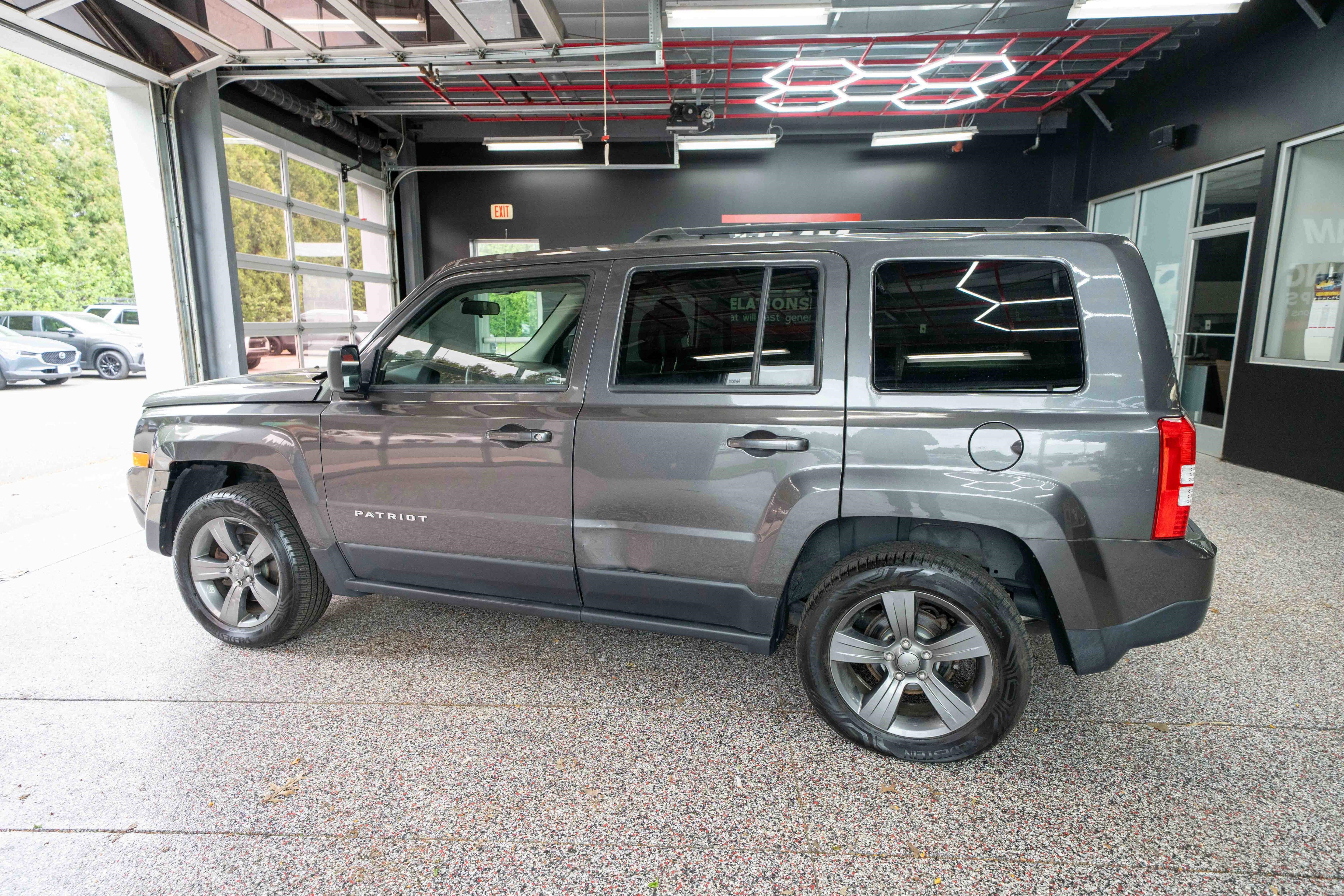 Used 2015 Jeep Patriot High Altitude AWD/4WD image 2