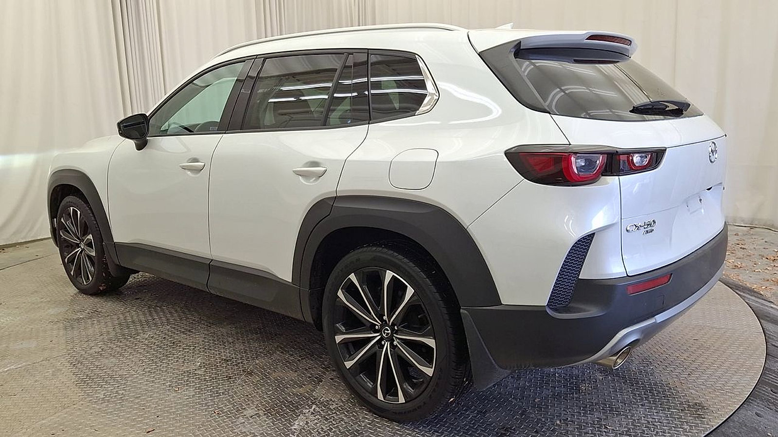 Used 2023 MAZDA CX-50 AWD 2.5 Turbo w/ Premium Pkg image 9