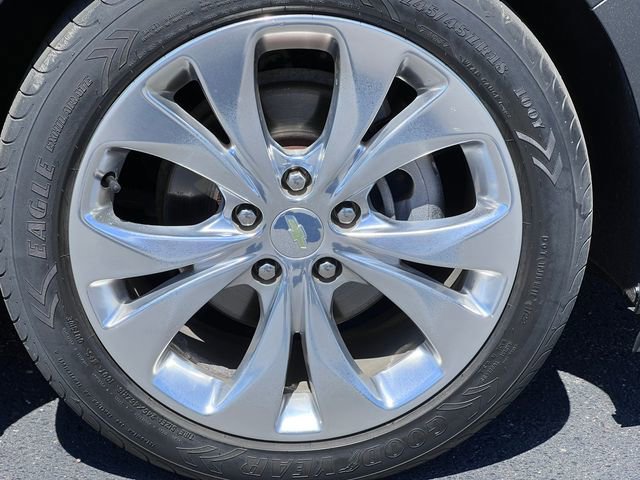 Used 2017 Chevrolet Malibu Premier FWD image 7