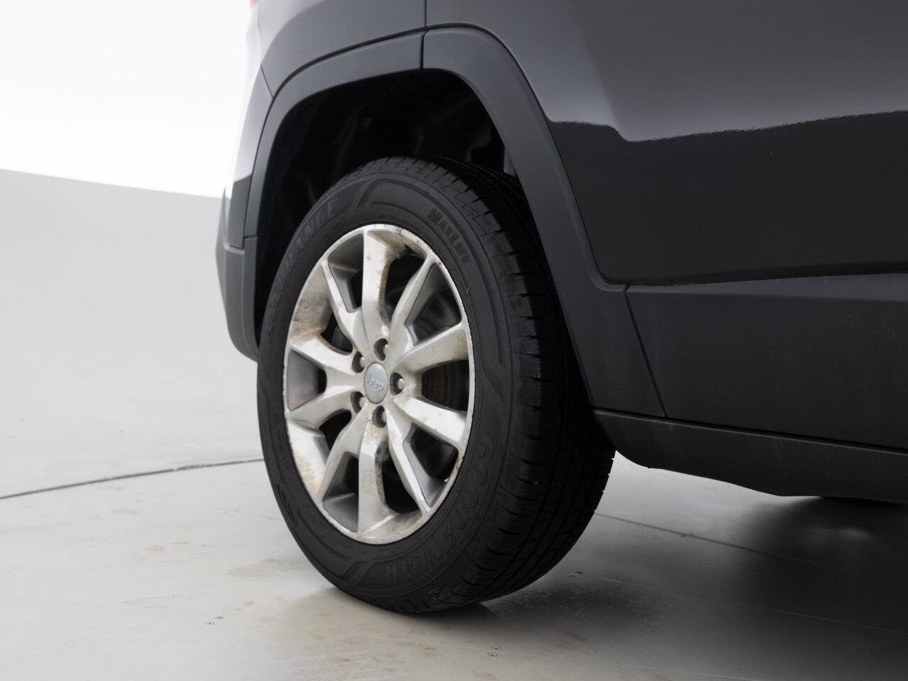 Used 2014 Jeep Cherokee Limited AWD/4WD image 19