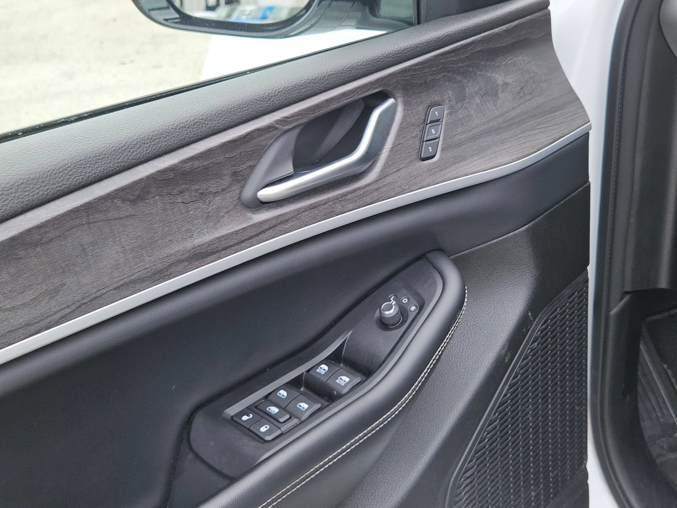 Used 2023 Jeep Grand Cherokee Limited RWD image 12