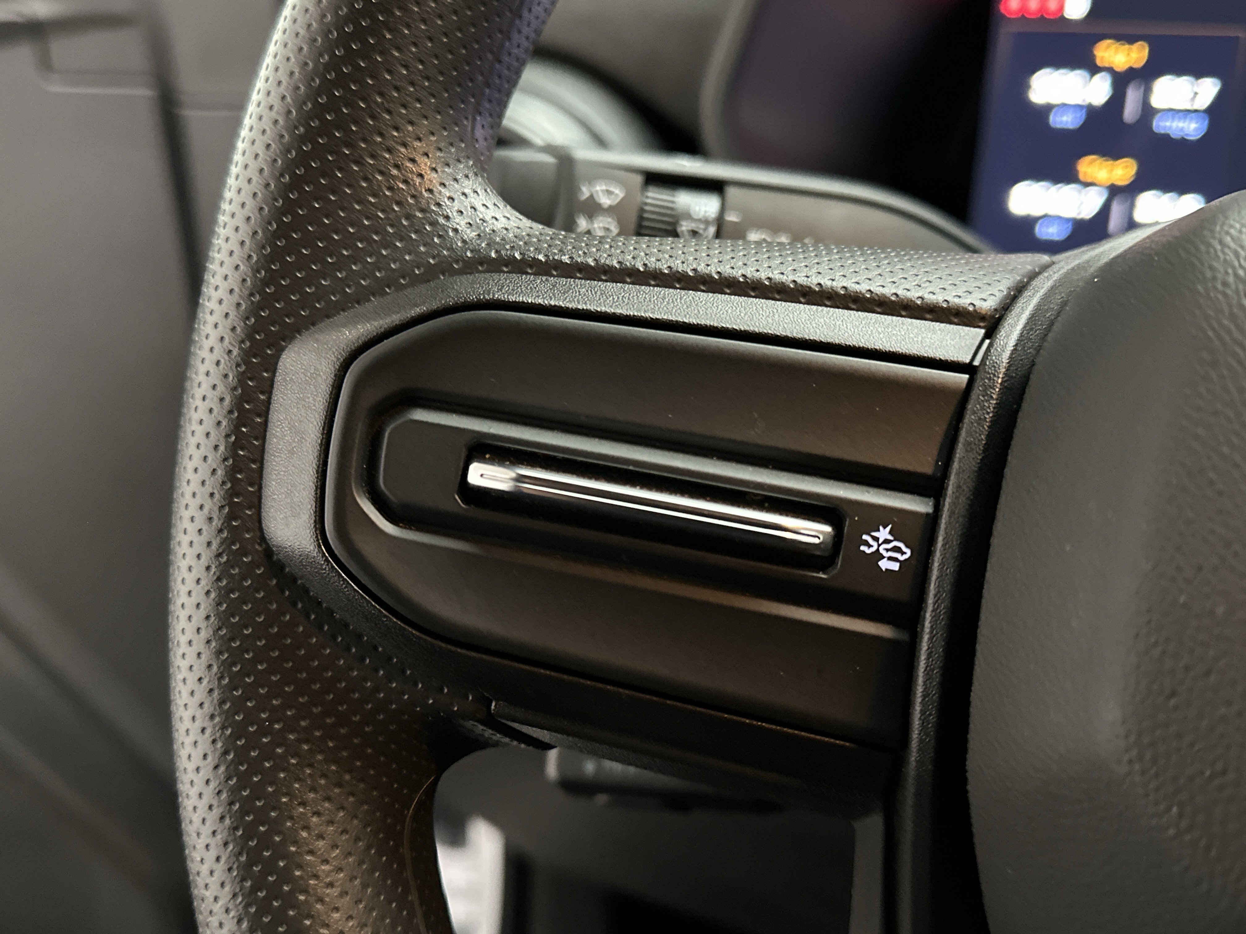 Used 2024 Chevrolet Colorado W/T image 24