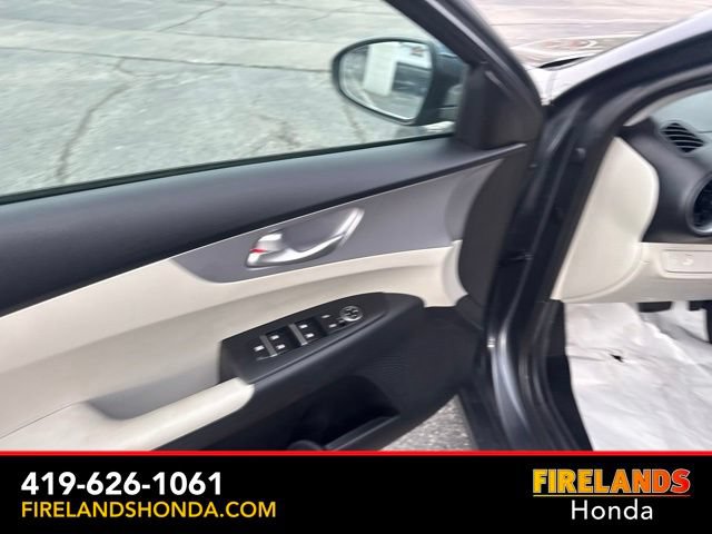 Used 2023 Kia Forte LXS w/ LXS Technology Package FWD image 13