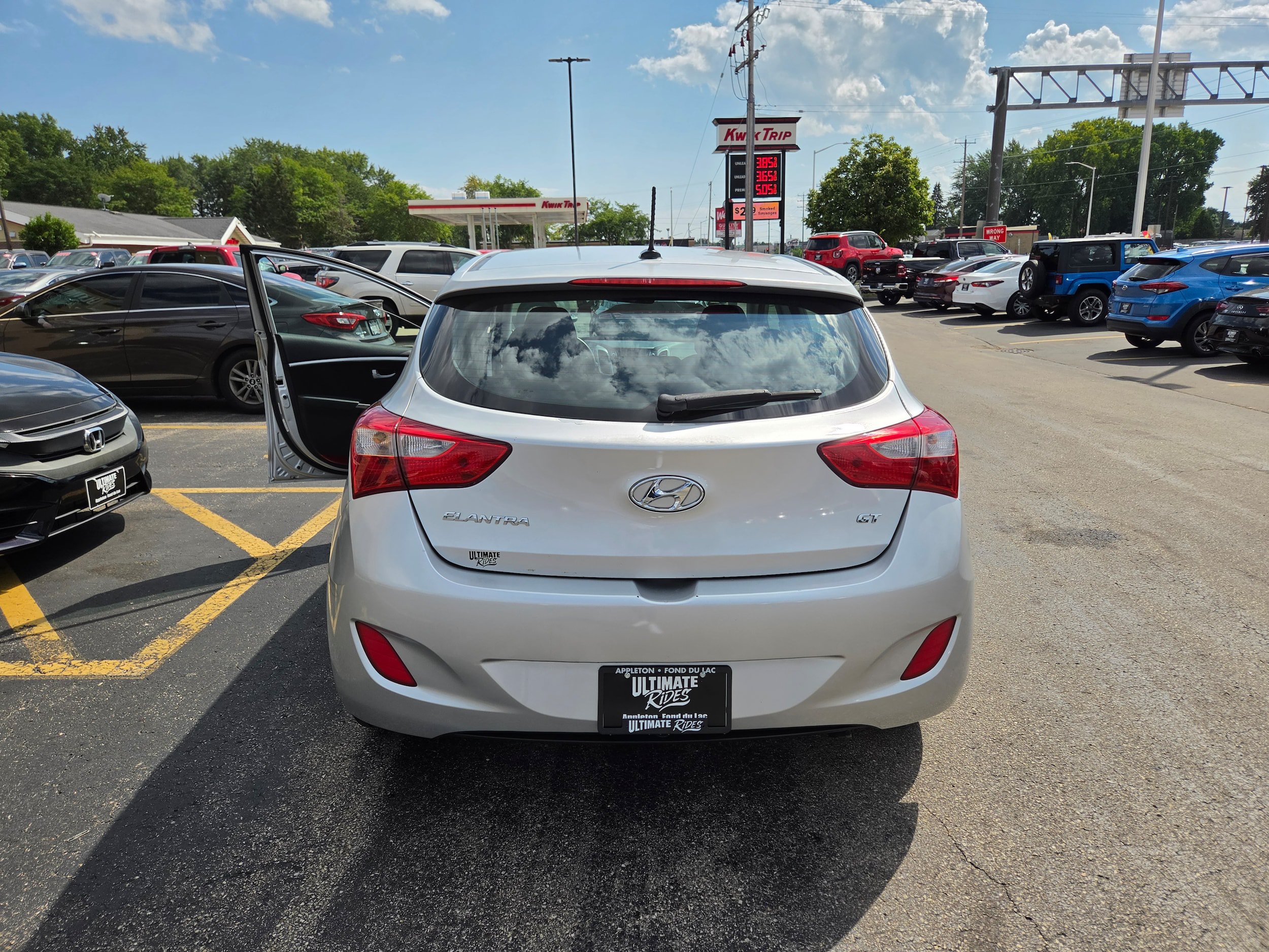 Used 2015 Hyundai Elantra GT FWD image 10