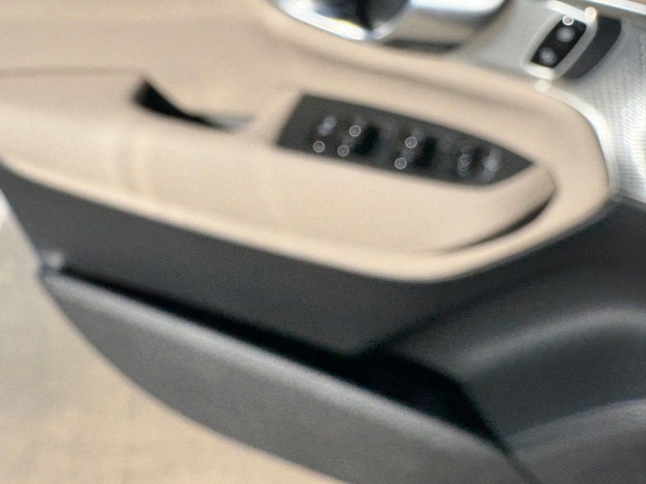 New 2026 Volvo XC90 B6 Ultra w/ Lounge Package image 18