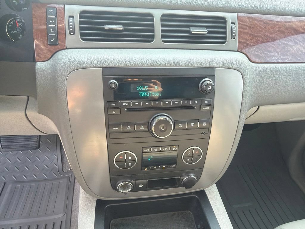 Used 2008 GMC Sierra 3500 SLT w/ EZ-Lift Tailgate Package RWD image 14