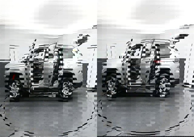 Used 2023 Jeep Grand Cherokee L Limited image 44