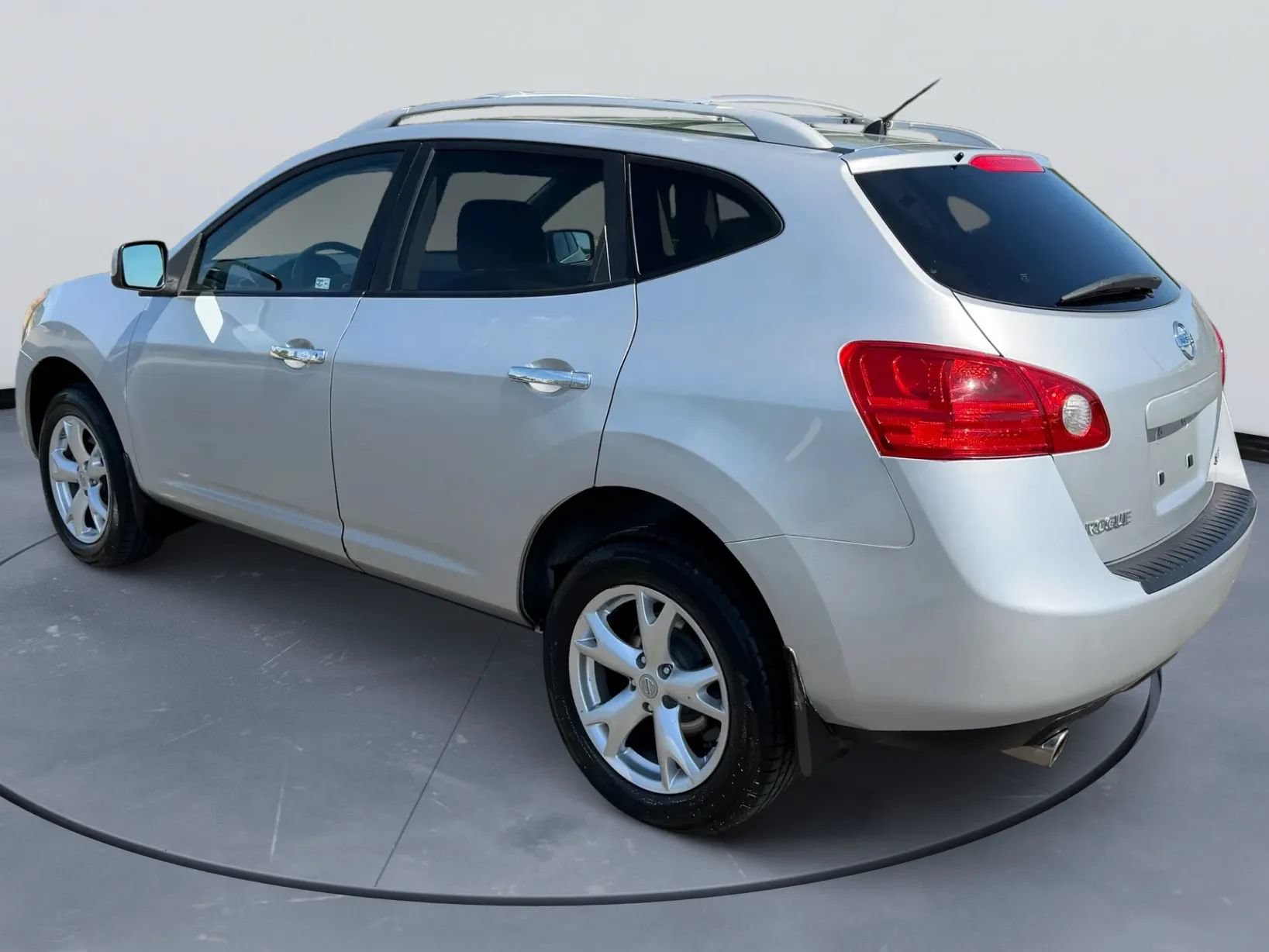 Used 2010 Nissan Rogue SL AWD/4WD image 4