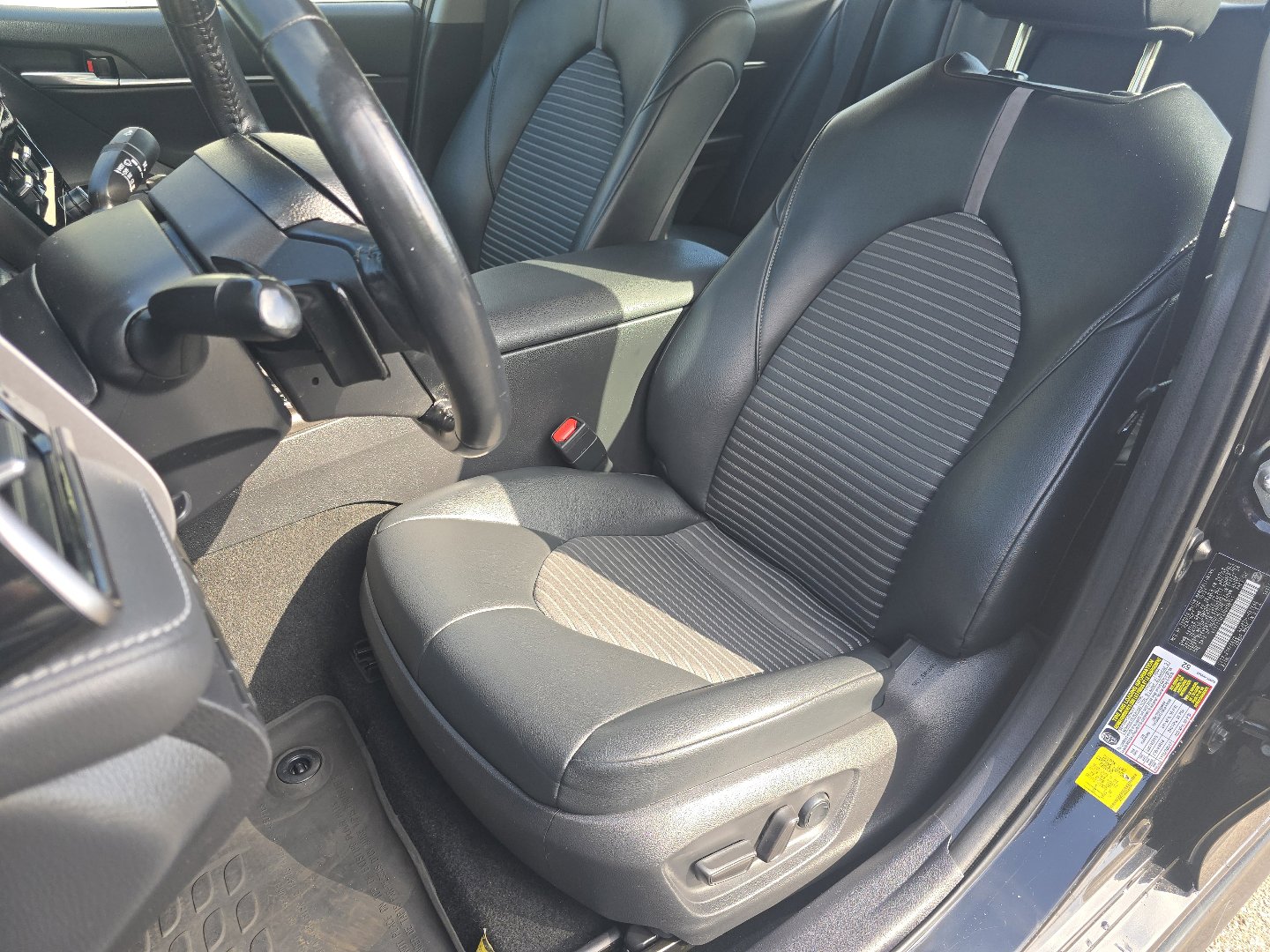 Used 2022 Toyota Camry SE w/ Convenience Package image 20