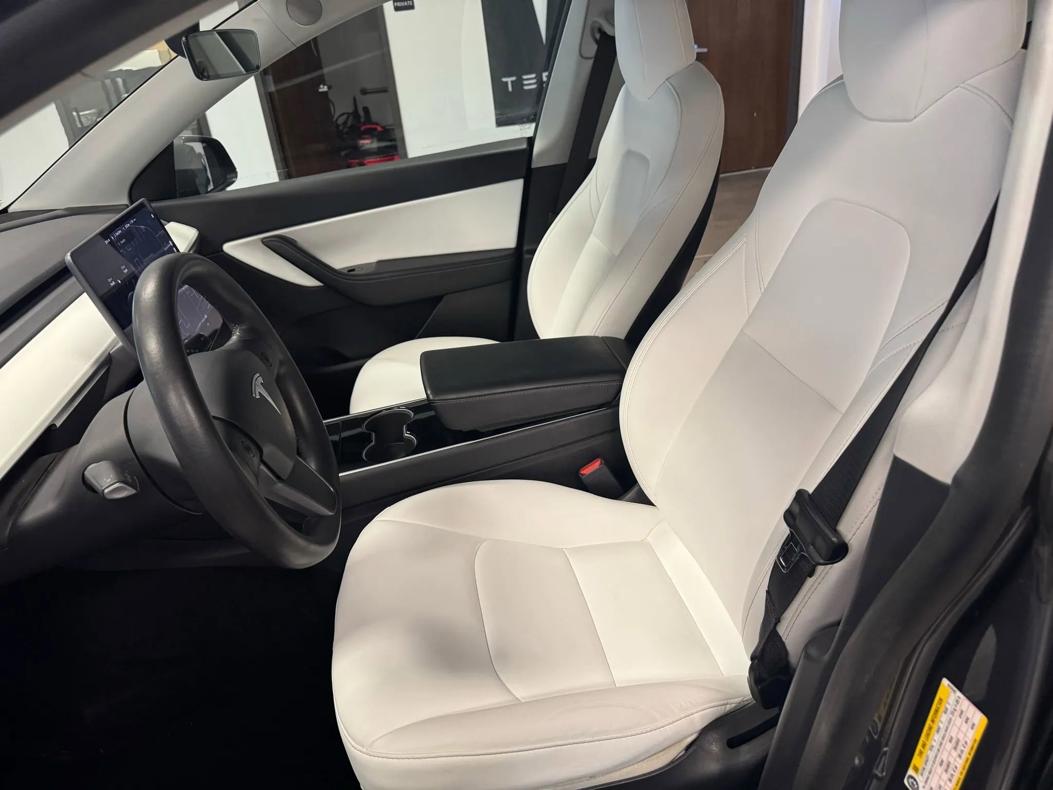 Used 2020 Tesla Model Y Long Range image 5