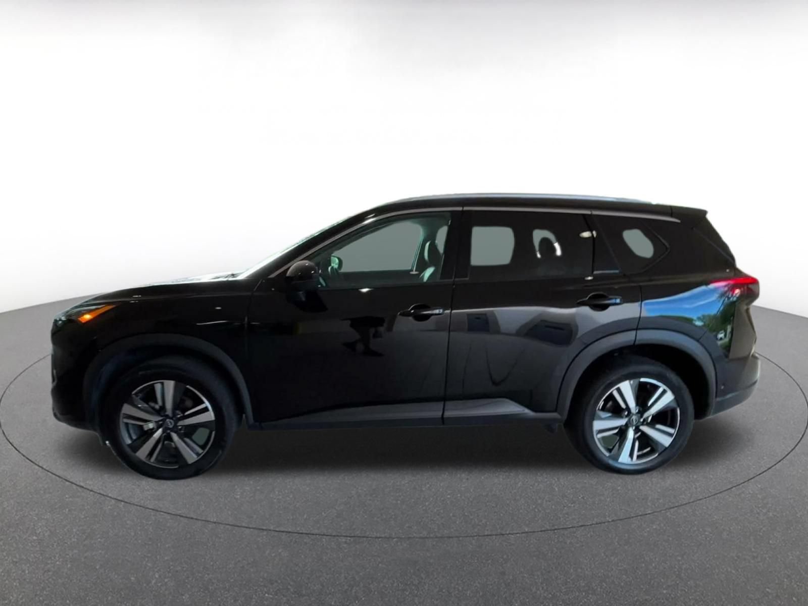 Used 2026 Nissan Rogue SL FWD image 8