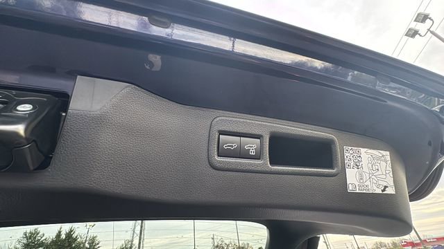 Used 2021 Toyota Venza LE image 39