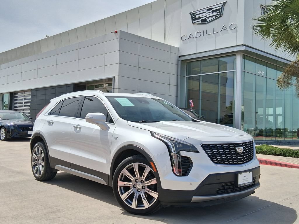 Used 2022 Cadillac XT4 Premium Luxury w/ Enhanced Visibility Package FWD image 1