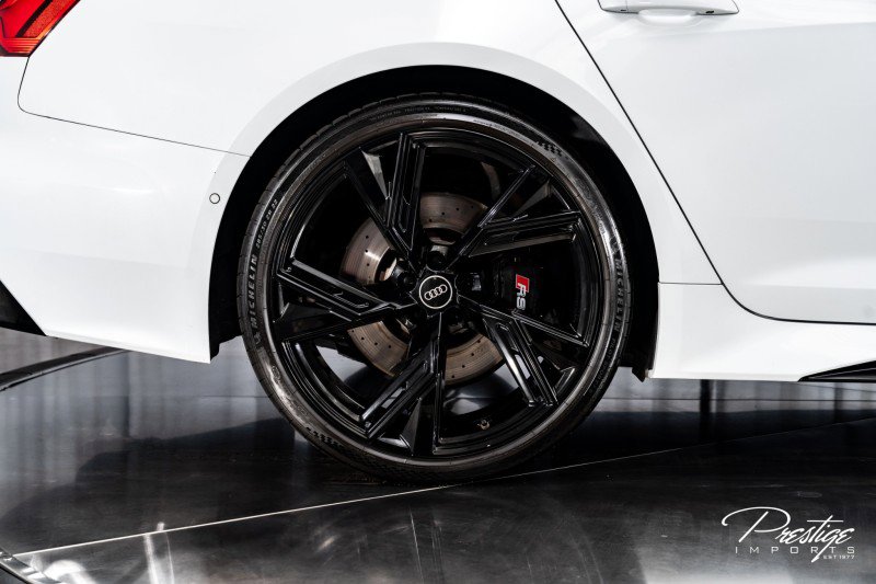 Used 2022 Audi RS 6 w/ Executive Package image 21