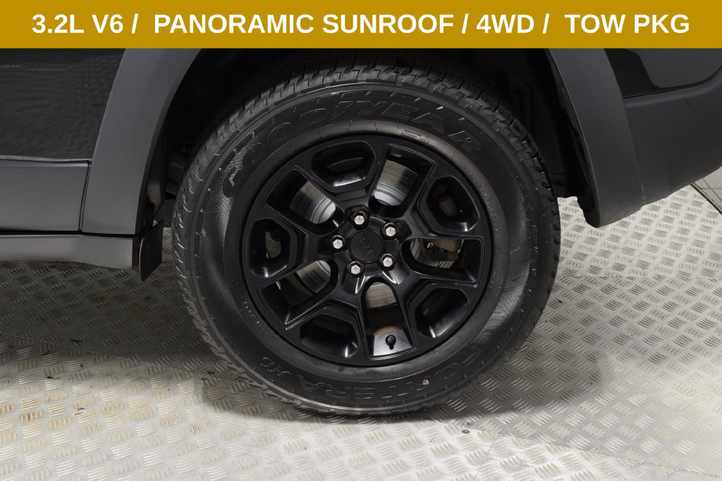 Used 2022 Jeep Cherokee Latitude w/ Sun & Sound Group AWD/4WD image 37