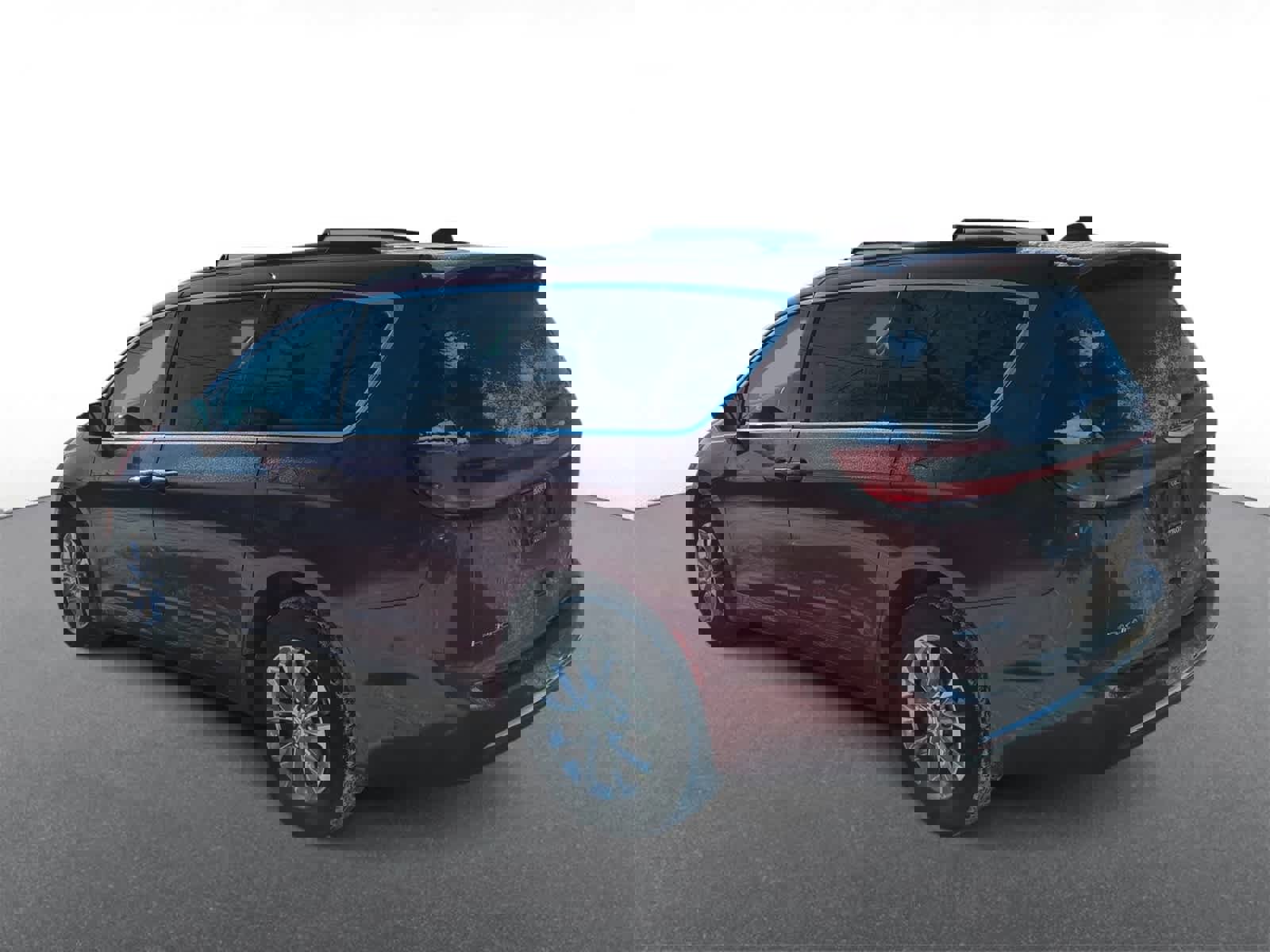 Certified 2022 Chrysler Pacifica Touring-L w/ Uconnect Theater Family Group image 6