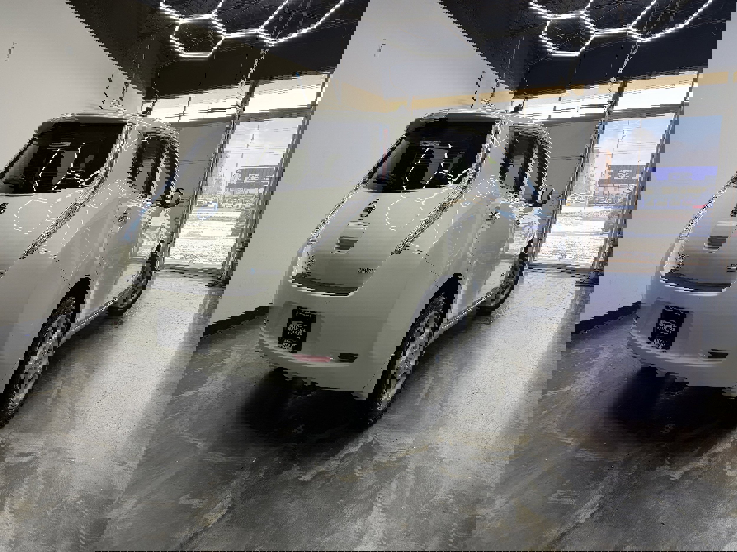 Used 2012 Nissan Leaf SL image 3