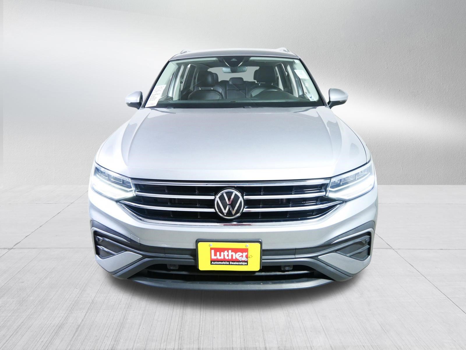 Used 2022 Volkswagen Tiguan SE FWD image 2