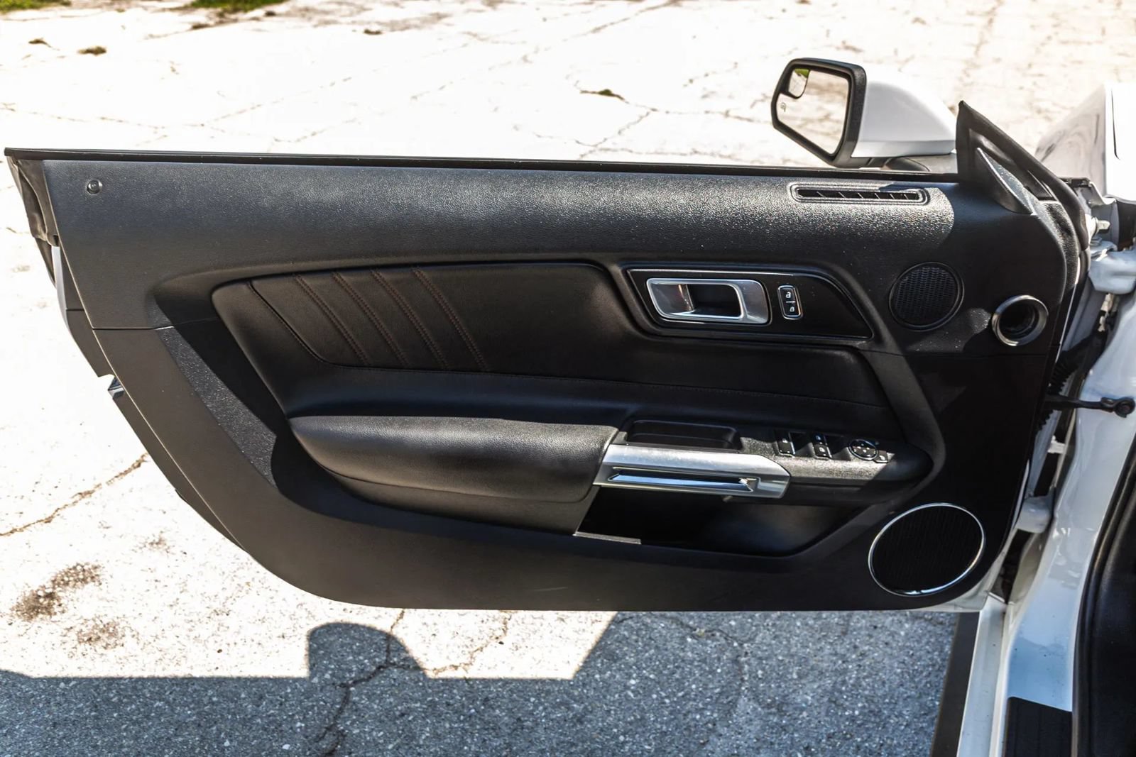 Used 2018 Ford Mustang Premium RWD image 51