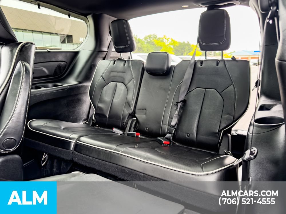 Used 2021 Chrysler Pacifica Limited w/ Uconnect Theater Family Group FWD image 16