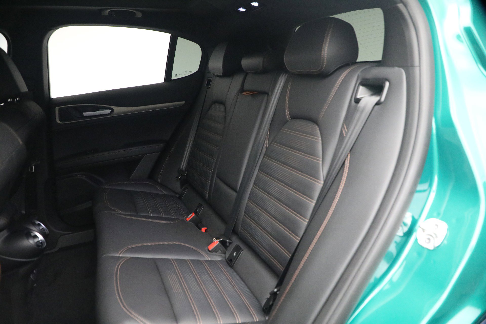 New 2025 Alfa Romeo Stelvio Sprint image 18